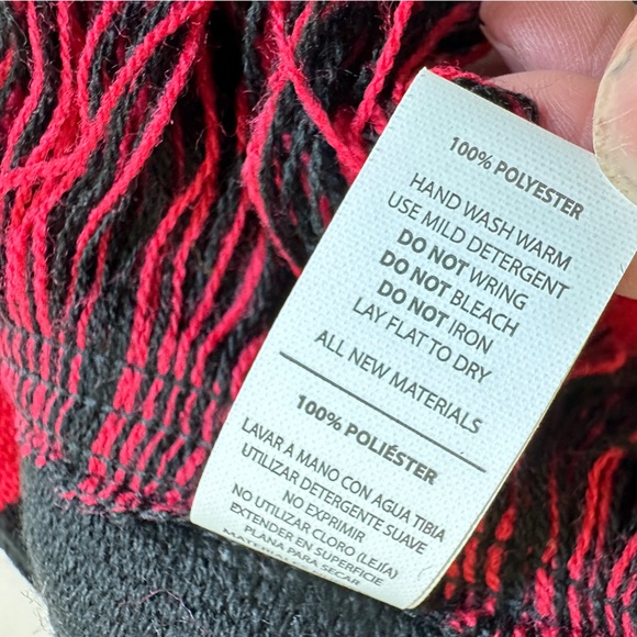 NHL Forever Collectibles Detroit Redwings Scarf NWT Red Black stripes fringe - Picture 6 of 8